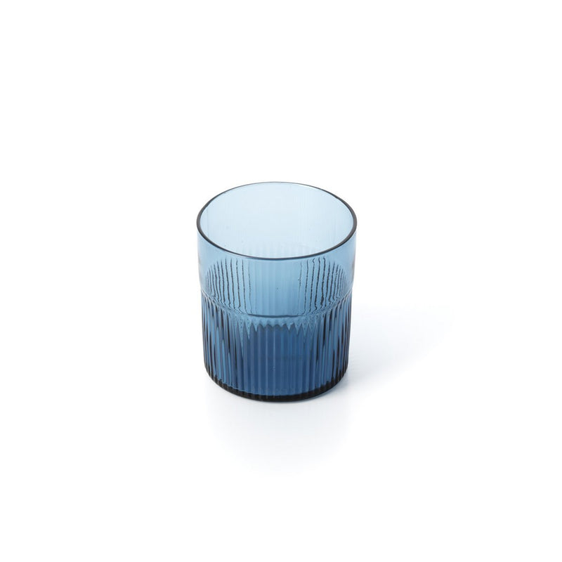 Trinkglas Azure Rippled – Detailaufnahme der Oberfläche