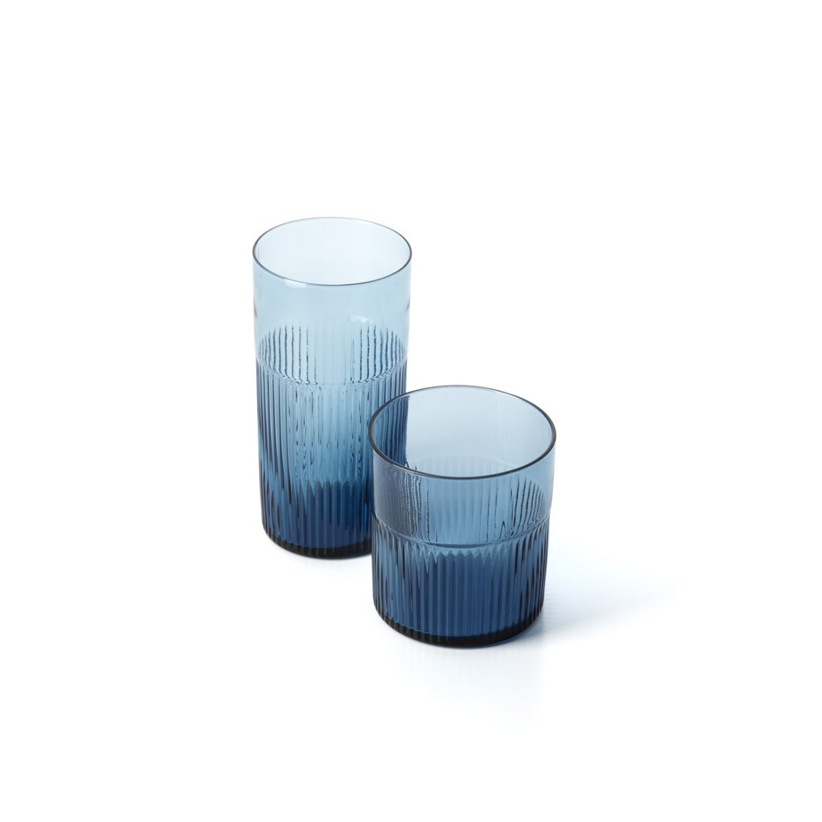 Trinkglas Azure Rippled – seitliche Ansicht