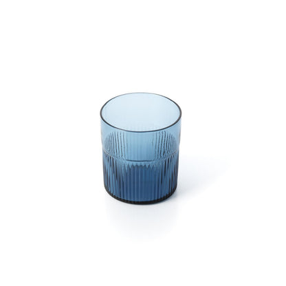 Trinkglas Azure Rippled – Detailaufnahme der Oberfläche