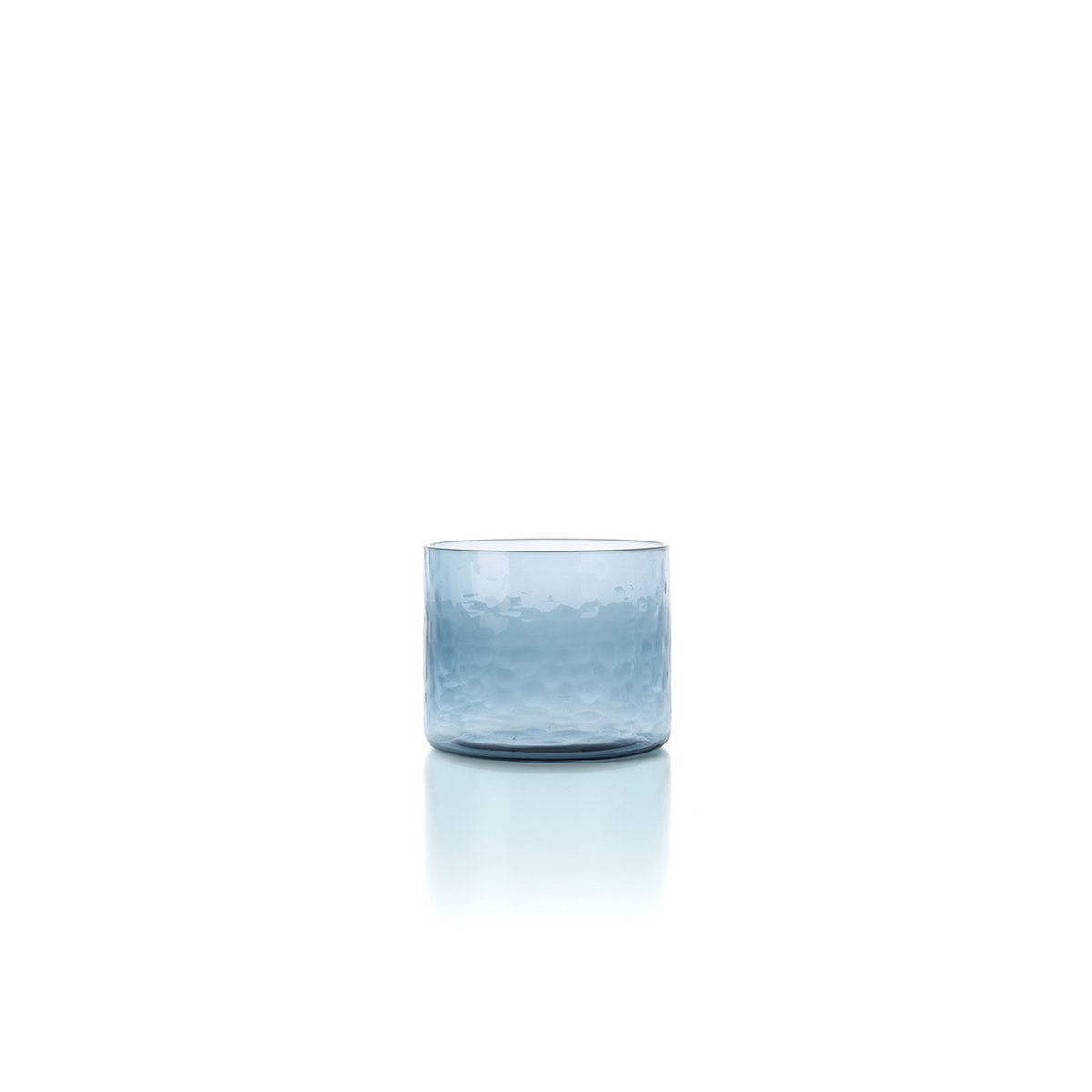 Trinkglas Azure Hammered – Blau, niedrig, aus Glas, handgefertigt
