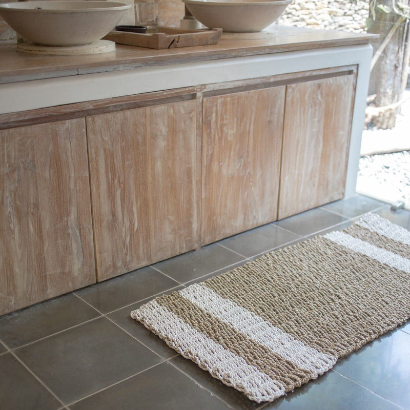 Seegrasteppich Sewu – Gestreift, 120 × 60 cm, aus Seegras und recycelter Kunststoff, handgewebt