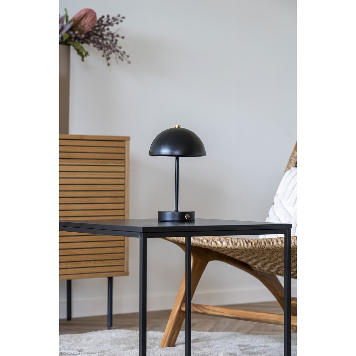 LED-Tischlampe Holt – seitliche Ansicht
