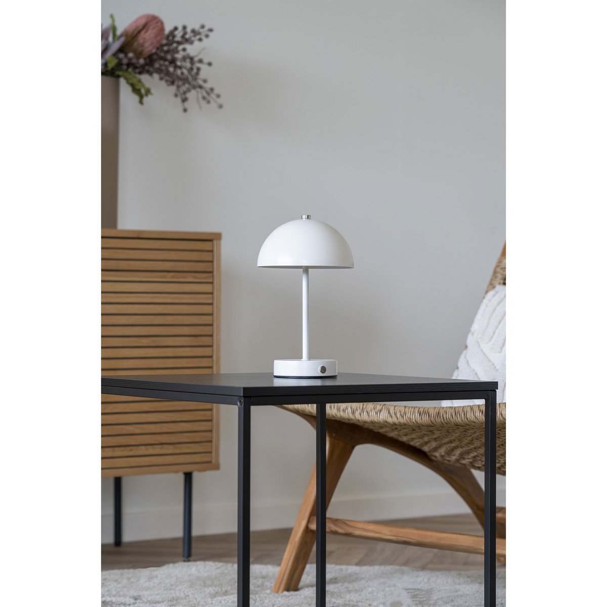 LED-Tischlampe Holt – seitliche Ansicht