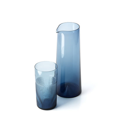 Trinkglas Azure Rippled – im Größenvergleich